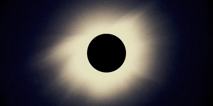 Bild der Sonnenfinsternis: Gerhard Klaus (Grossvater des Autors)