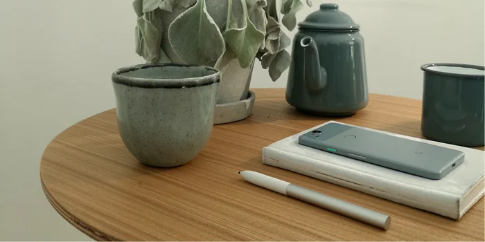 Kein herkömmlicher Stift: Der Pixelpen tarnt seine Multifunktionalität hinter einem edlen Look. Bild: «Softwear» 2018, Galleria Rosanna Orlandi