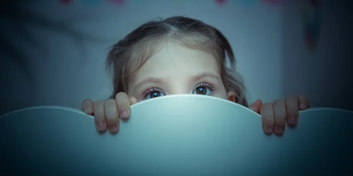 Il modo in cui i genitori affrontano le paure e le preoccupazioni si trasmette ai loro figli.