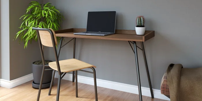 The modern desk «Rayburn» combines wood with metal. Picture: Woodman The modern desk «Rayburn» combines wood with metal. Picture: Woodman