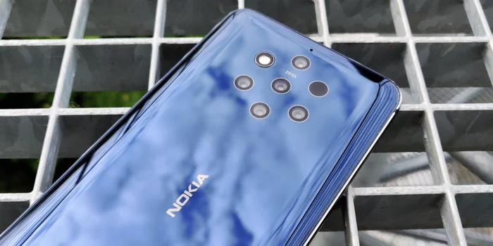 Nokia 9 Pureview with five cameras on the back. Nokia 9 Pureview with five cameras on the back.