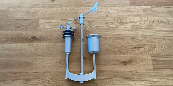 Pas le trident de Poséidon, mais le Weather Sensor Pro de Homematic IP. Pas le trident de Poséidon, mais le Weather Sensor Pro de Homematic IP.