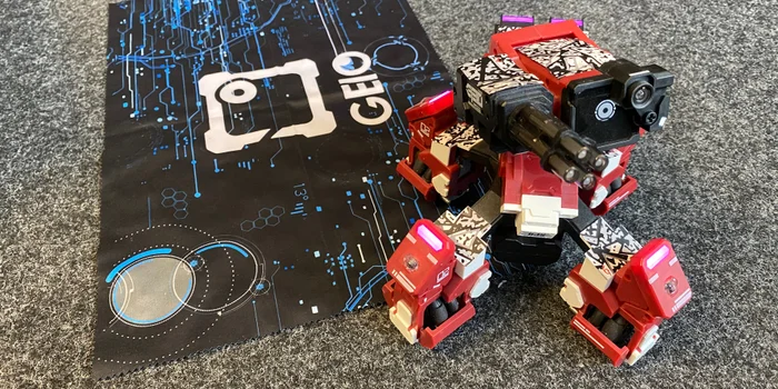 Das Mikrofaser-AR-Tuch ist noch das Beste: Der GJS GEIO ist alles andere als ein cooler Gaming-Roboter. Das Mikrofaser-AR-Tuch ist noch das Beste: Der GJS GEIO ist alles andere als ein cooler Gaming-Roboter.