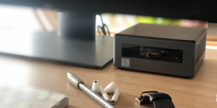 Un mini PC, come questo NUC di Intel, ha un posto su ogni scrivania dell'ufficio domestico.
