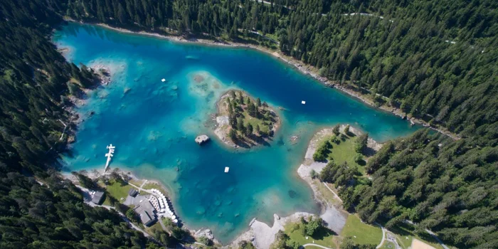 Caumasee in Flims. (Bild: air-view.ch)
