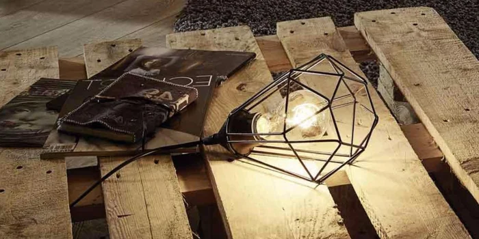 Place them where decorative light is needed: the table lamp "Tarbes" by Eglo Vintage.