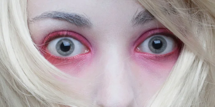 Technologie erhält eine Stimme. Das wirkt dann doch etwas unheimlich, wenn die eigenen Kopfhörer eine Diskussion beginnen. (Foto: Natalie Paquette) Technologie erhält eine Stimme. Das wirkt dann doch etwas unheimlich, wenn die eigenen Kopfhörer eine Diskussion beginnen. (Foto: Natalie Paquette)