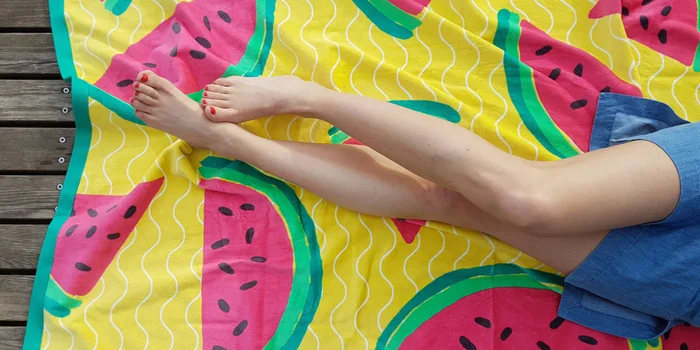 Pineapples and melons can now also be found on beach towels. Model «Watermelon» by KAS.